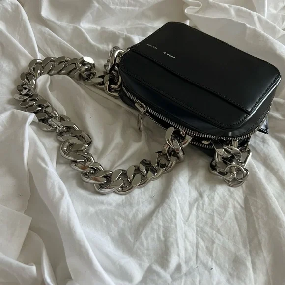 Kara NYC camera bag chain strap - Picture 3 of 7